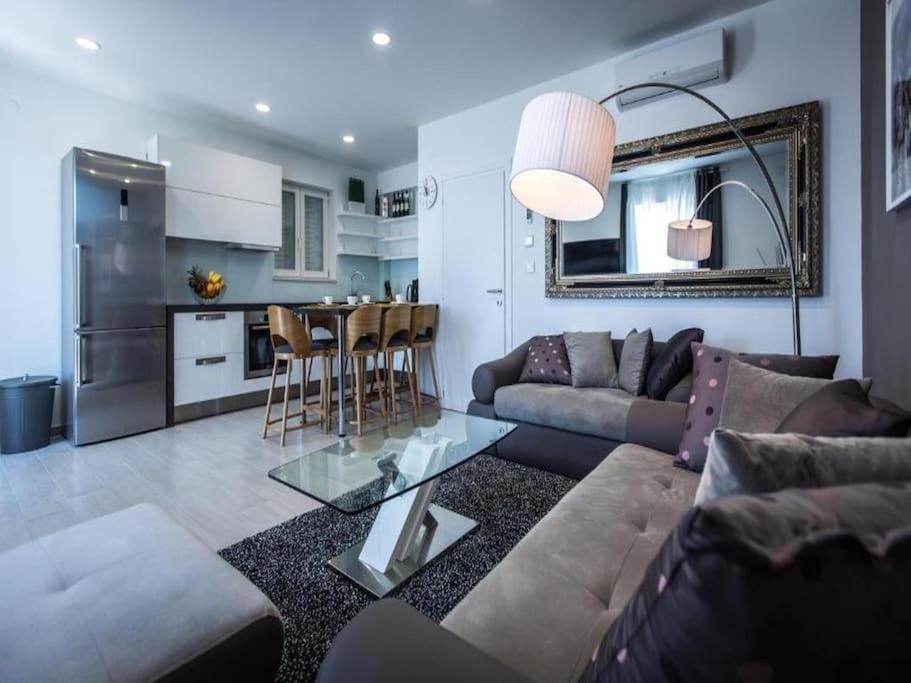 Bleu Villa - Three Bedroom Villa With Balcony And City View Dubrovnik Kültér fotó